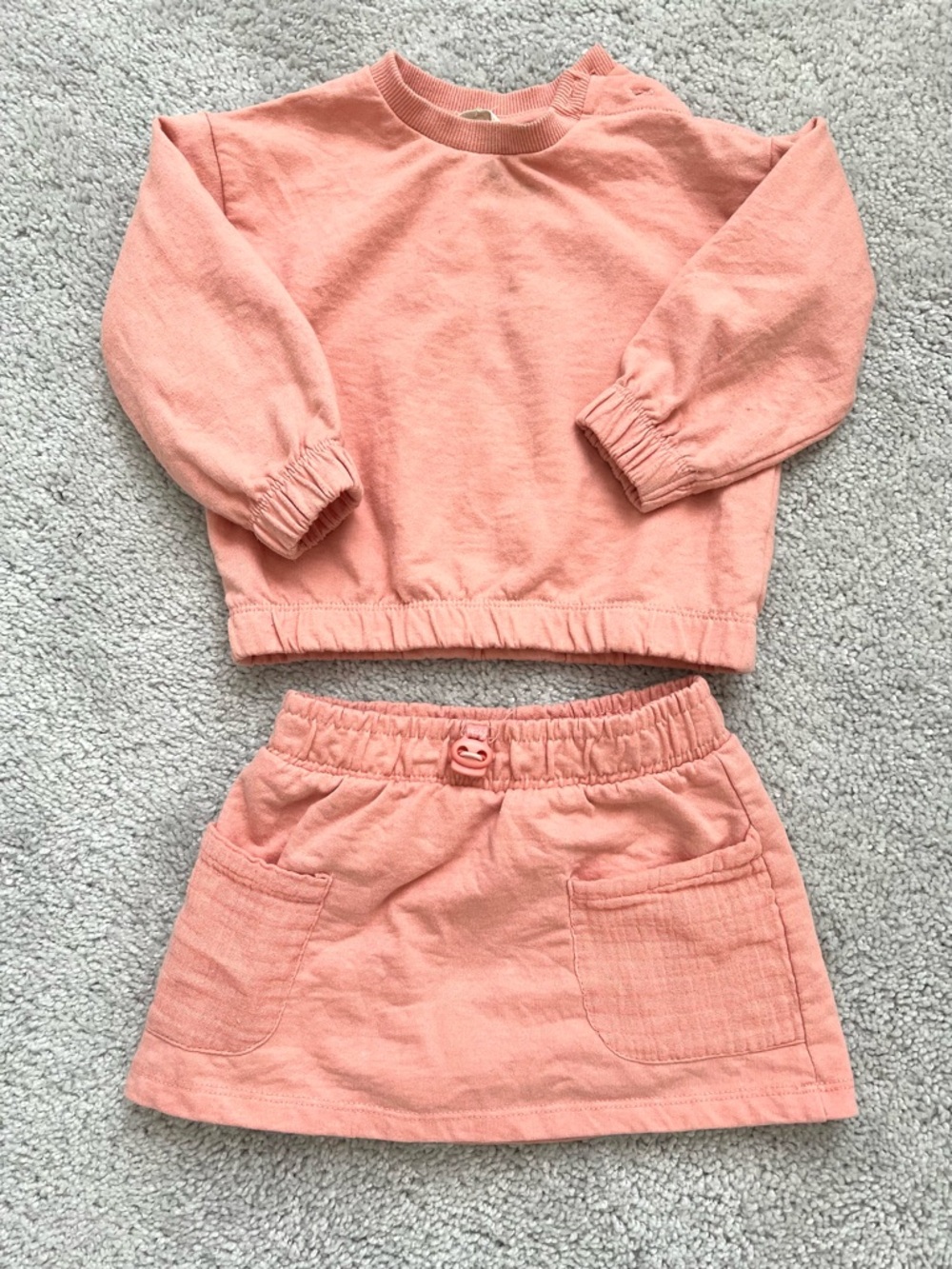 Adorable Baby Girl 2 piece Skirt & Sweatshirt set ‘Jessica Simpson’ / 18 Months